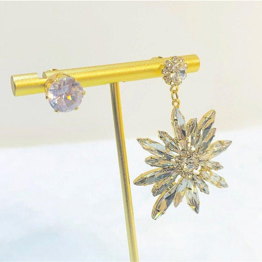 アシンメトリー BIG フラワー ピアス