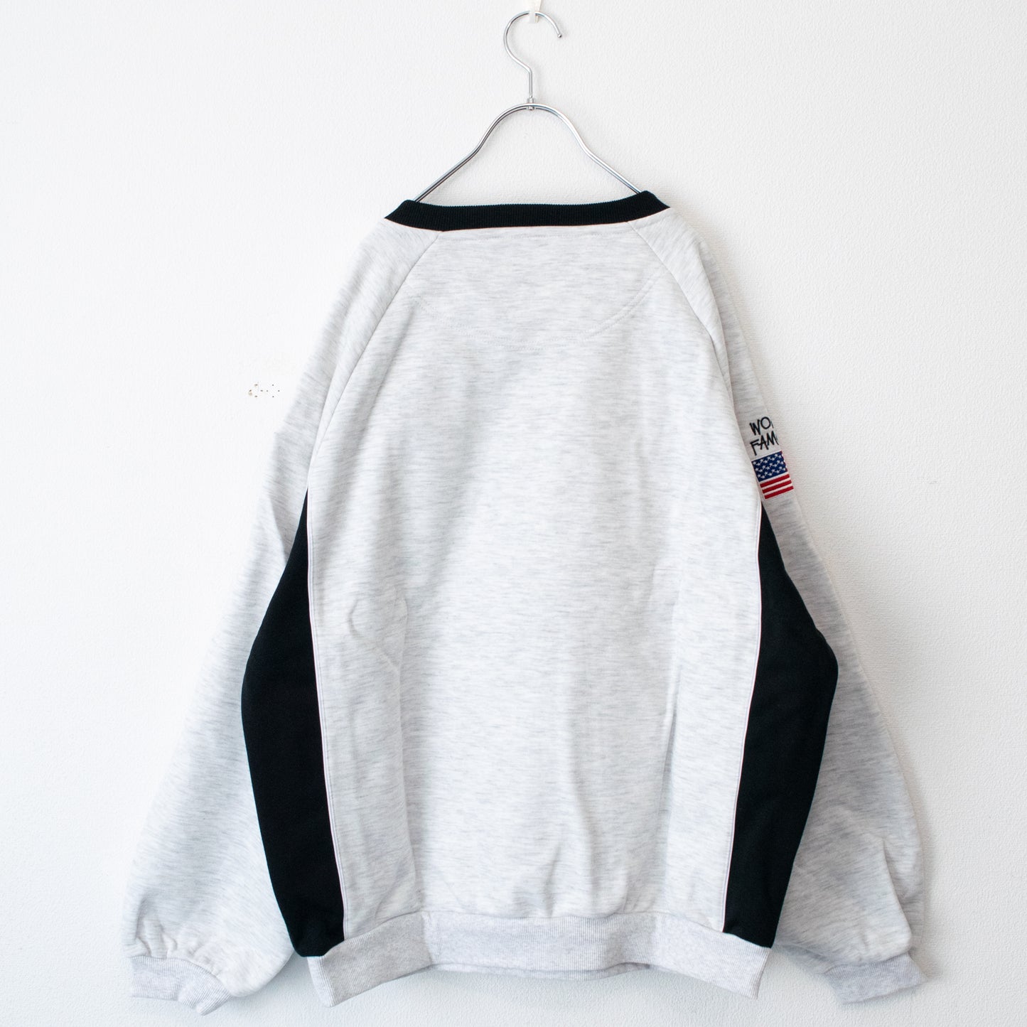 SEQUENZ/PIPING SPORT V/N SWEAT Heavy-duty poncho fleece piping sports V-neck sweatshirt in WHITE