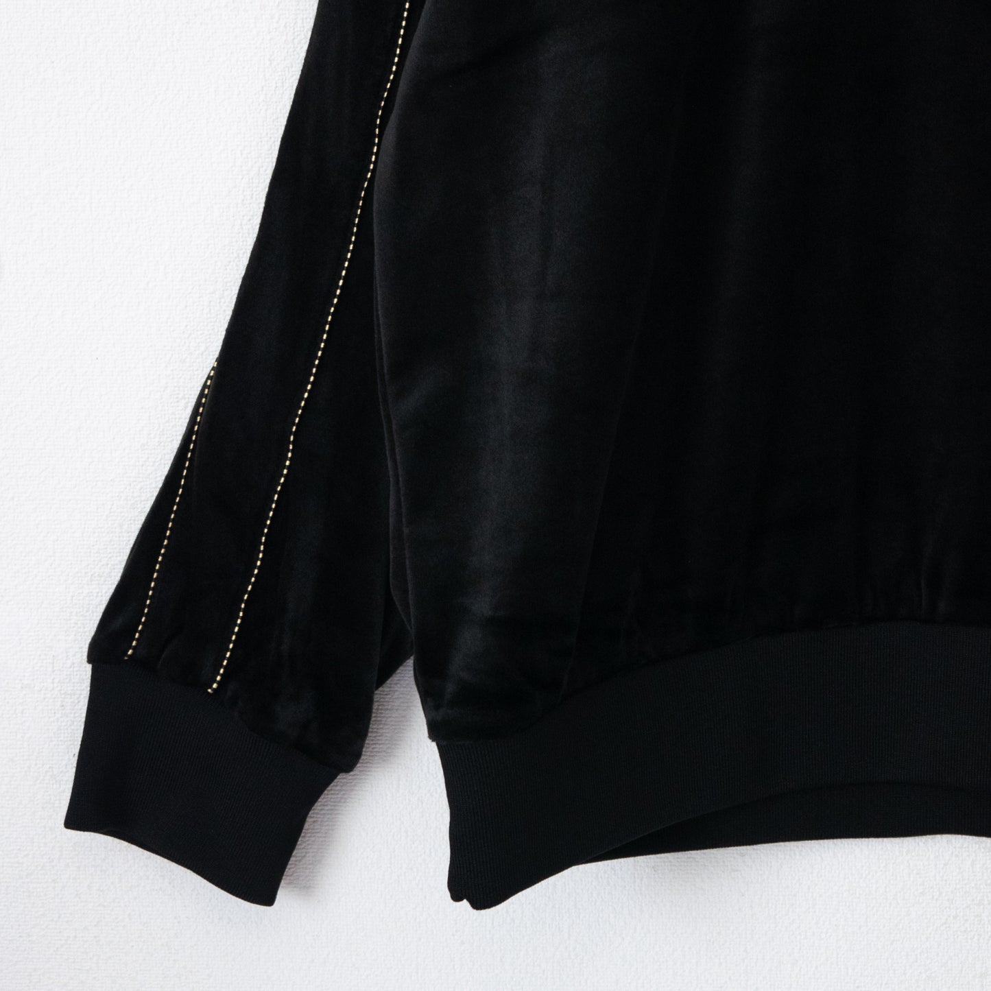 POWER TO THE PEOPLE Velour Raglan Sweatshirt BLACK