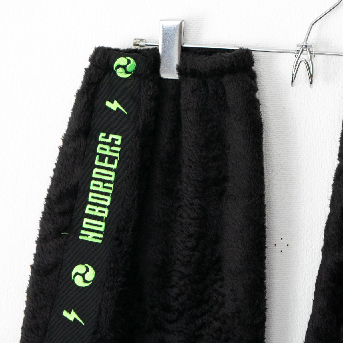 ACDC RAG 渦雷 CYBER PUNK モコモコレッグウォーマー BLACK GREEN