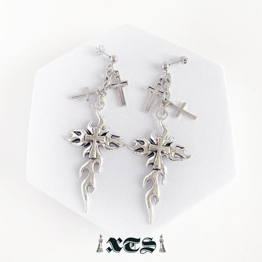 XTS ファイヤークロス Fire Cross ピアス SILVER TS0252