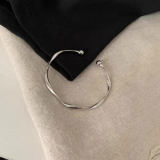 ねじれ シンプル バングル ブレスレット SILVER