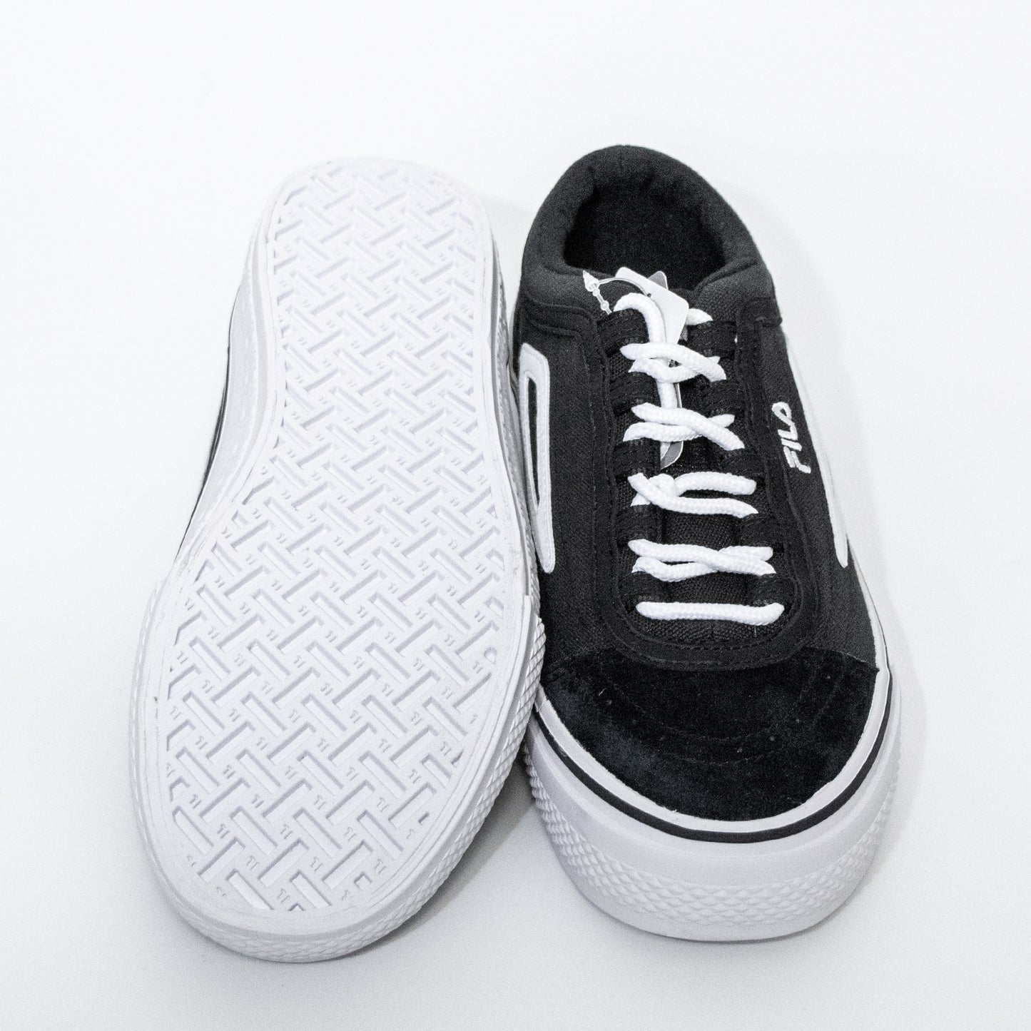 FILA Classic Border F51170021 Sneakers worn by BTS BLACK