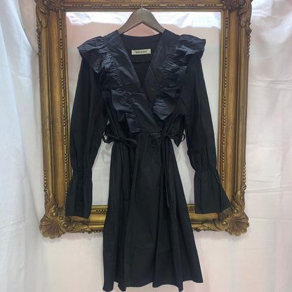 Vネックフリルサイドリボンワンピース BLACK