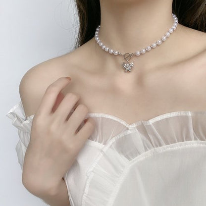Butterfly Pearl Choker SILVER