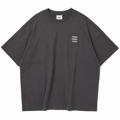 VISION STREET WEAR レトロショップイラストTシャツ CHARCOAL チャコール