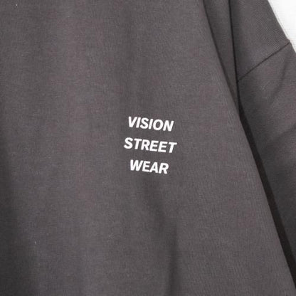 VISION STREET WEAR レトロショップイラストTシャツ CHARCOAL チャコール