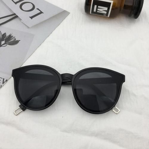 シンプルサングラス BLACK