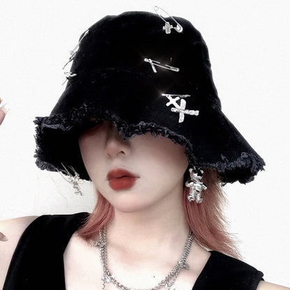 クロス 安全ピン 装飾 バケットハット BLACK