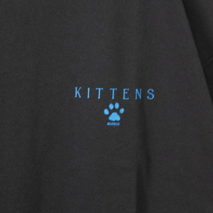 なめ猫 バックフォトオーバーシルエット 半袖Tシャツ BLACK