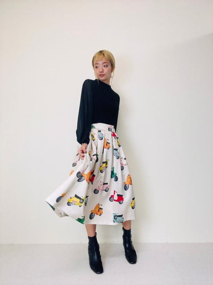 doll up oops レトロバイクプリントタックスカート