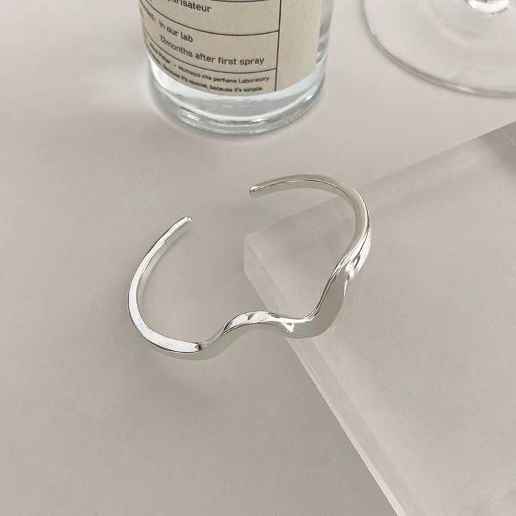 【会員限定0円】ウェーブ バングル SILVER