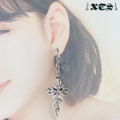 XTS ファイヤークロス Fire Cross ピアス SILVER TS0252