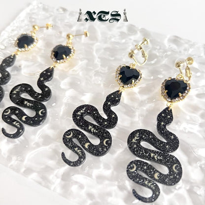 XTS Shiny Heart Snake ピアス イヤリング BLACK TS0304