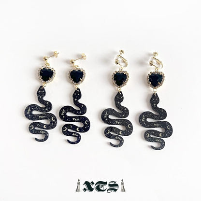 XTS Shiny Heart Snake ピアス イヤリング BLACK TS0304