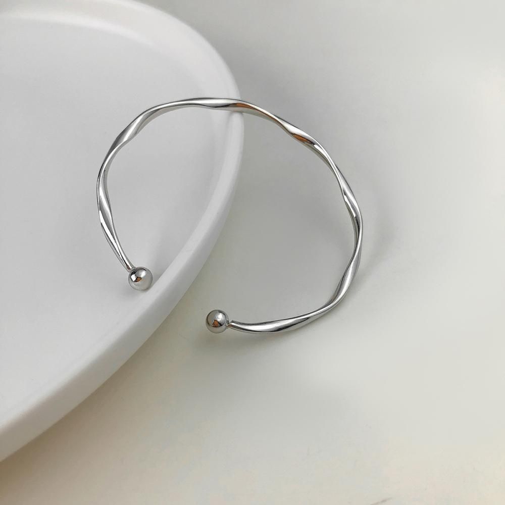 ねじれ シンプル バングル ブレスレット SILVER