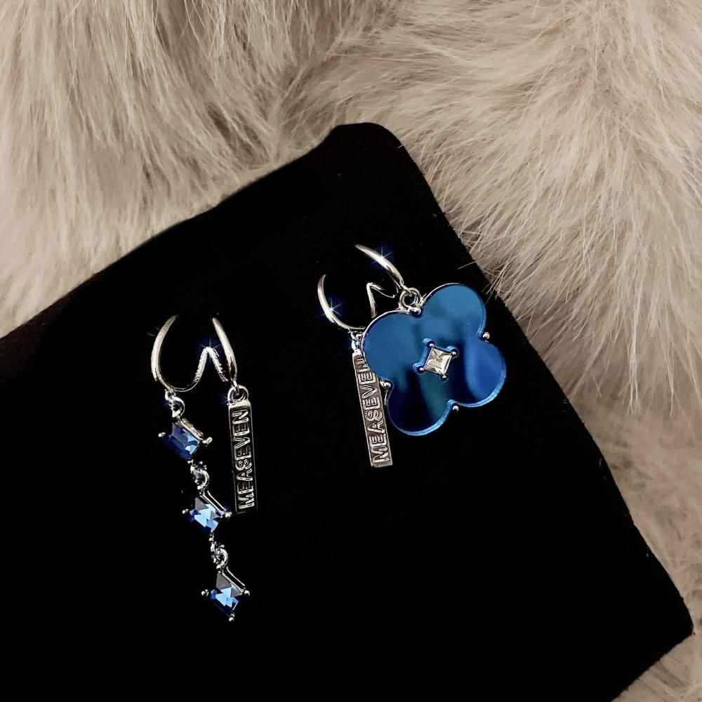METALLIC フラワー アシンメトリーピアス BLUE SILVER