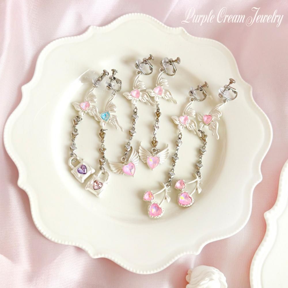 Purple Cream シャイニーバタフライロングハートチェーンシルバーピアス・イヤリング P1681