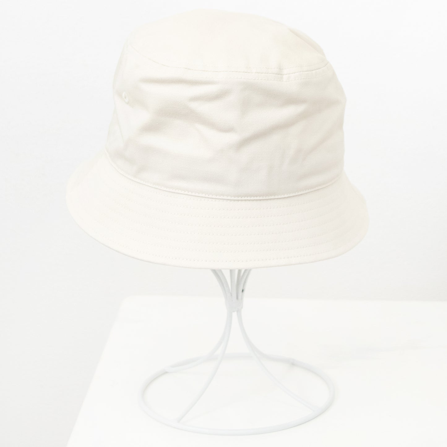Casper Embroidered Bucket Hat, Ivory