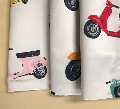 doll up oops レトロバイクプリントタックスカート