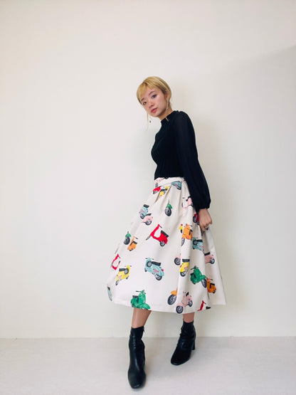 doll up oops レトロバイクプリントタックスカート