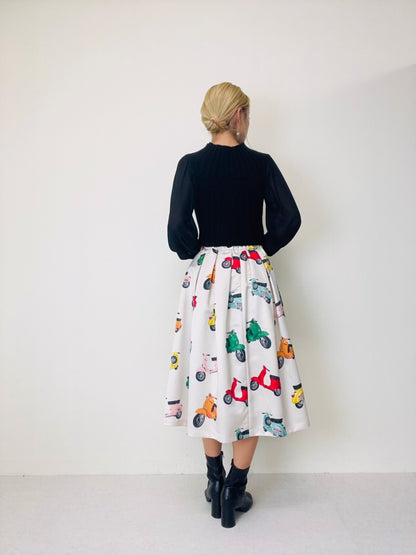 doll up oops レトロバイクプリントタックスカート