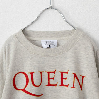 QUEEN Logo Print Sweat Top in Kinari White