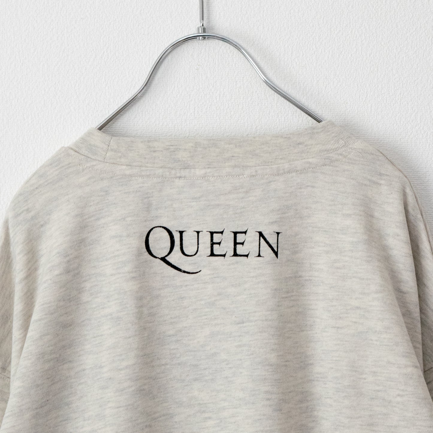 QUEEN Logo Print Sweat Top in Kinari White