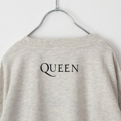 QUEEN Logo Print Sweat Top in Kinari White