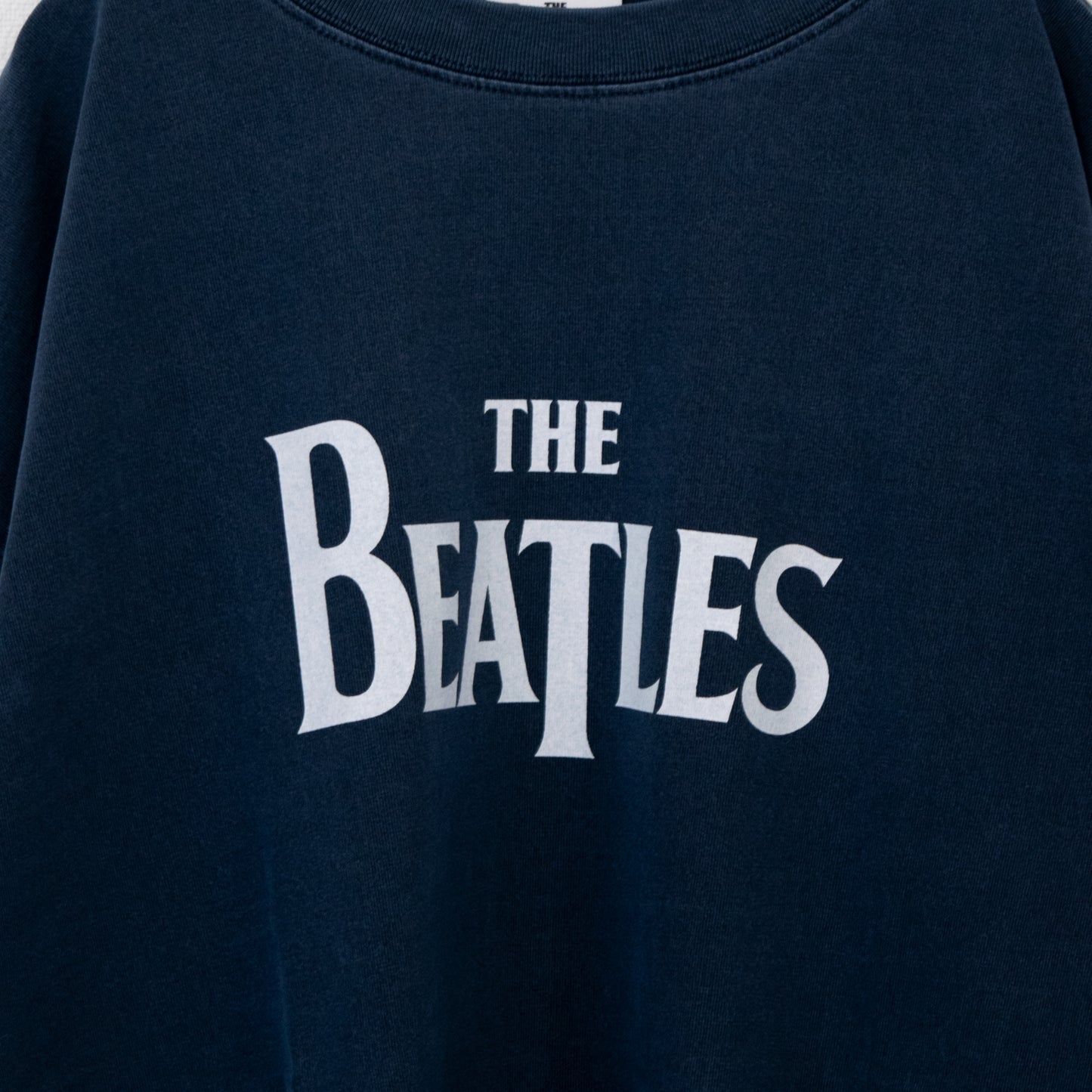 THE BEATLES Pigment Logo Long T-Shirt in Navy