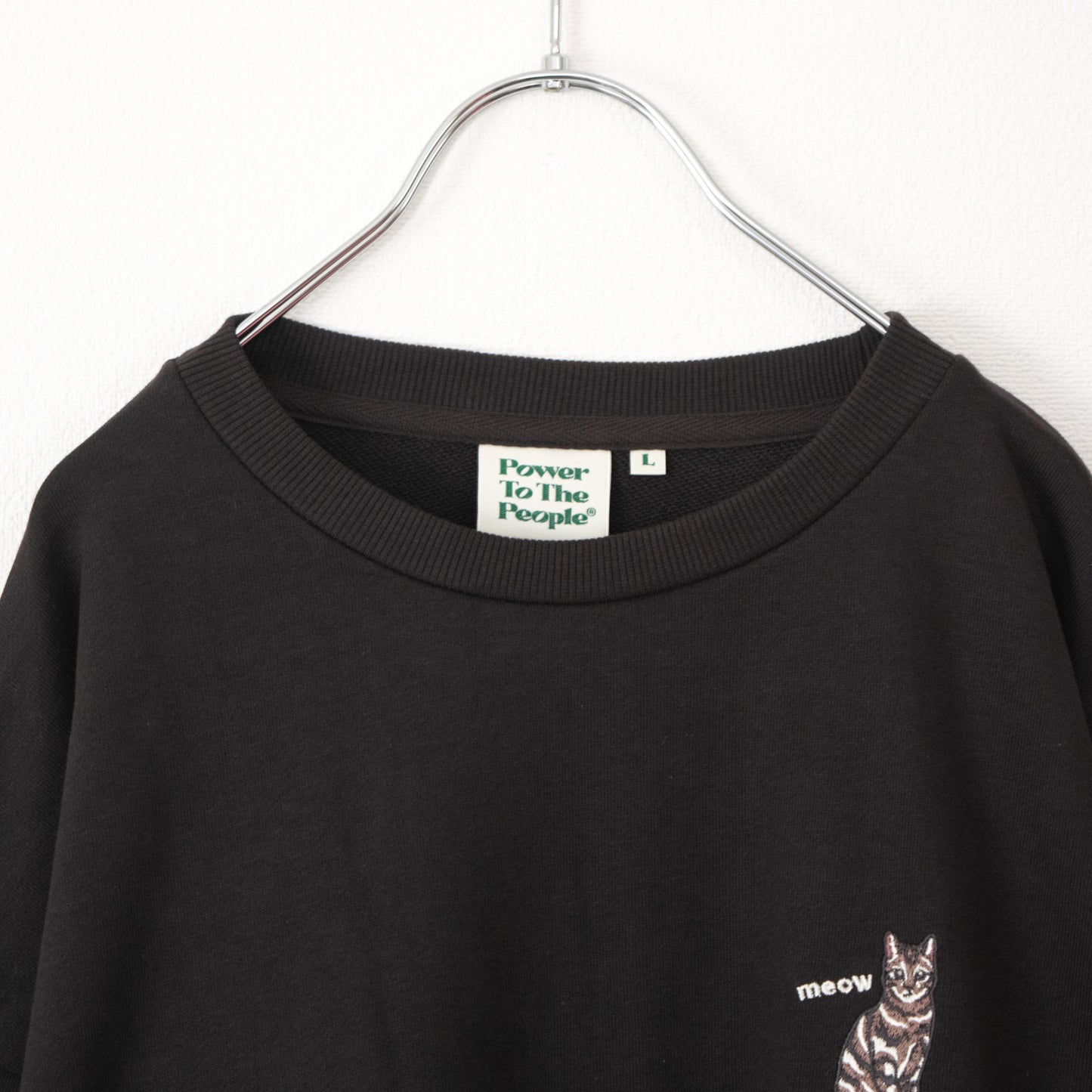 CAT 猫 ワンポイント刺繍 スウェットトップ CHARCOAL