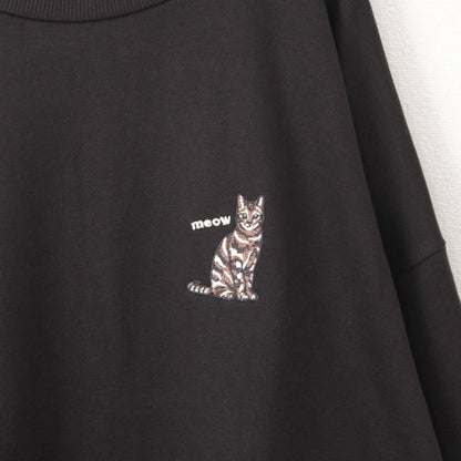CAT 猫 ワンポイント刺繍 スウェットトップ CHARCOAL