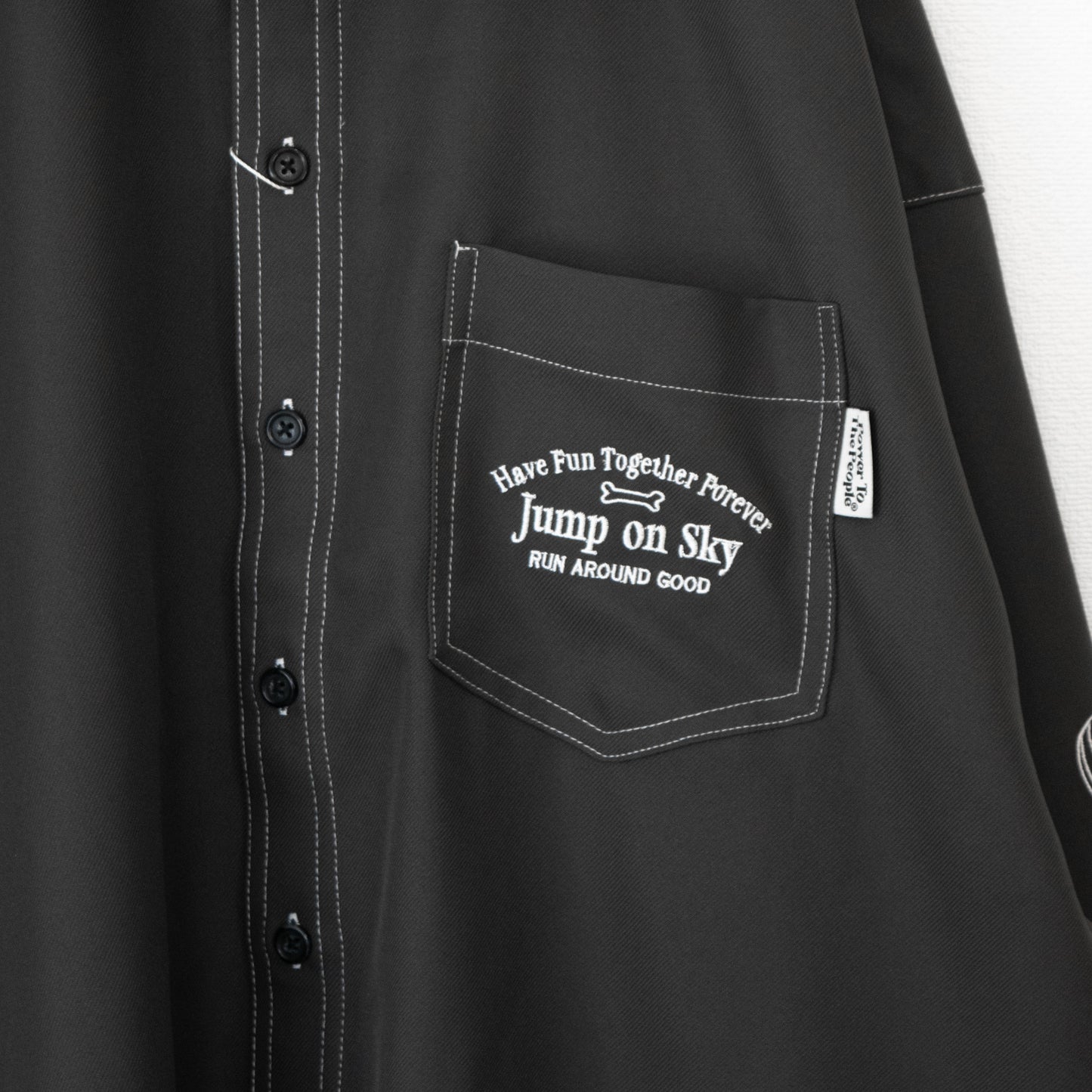 Flying Dog Embroidered Long Sleeve Shirt in CHARCOAL