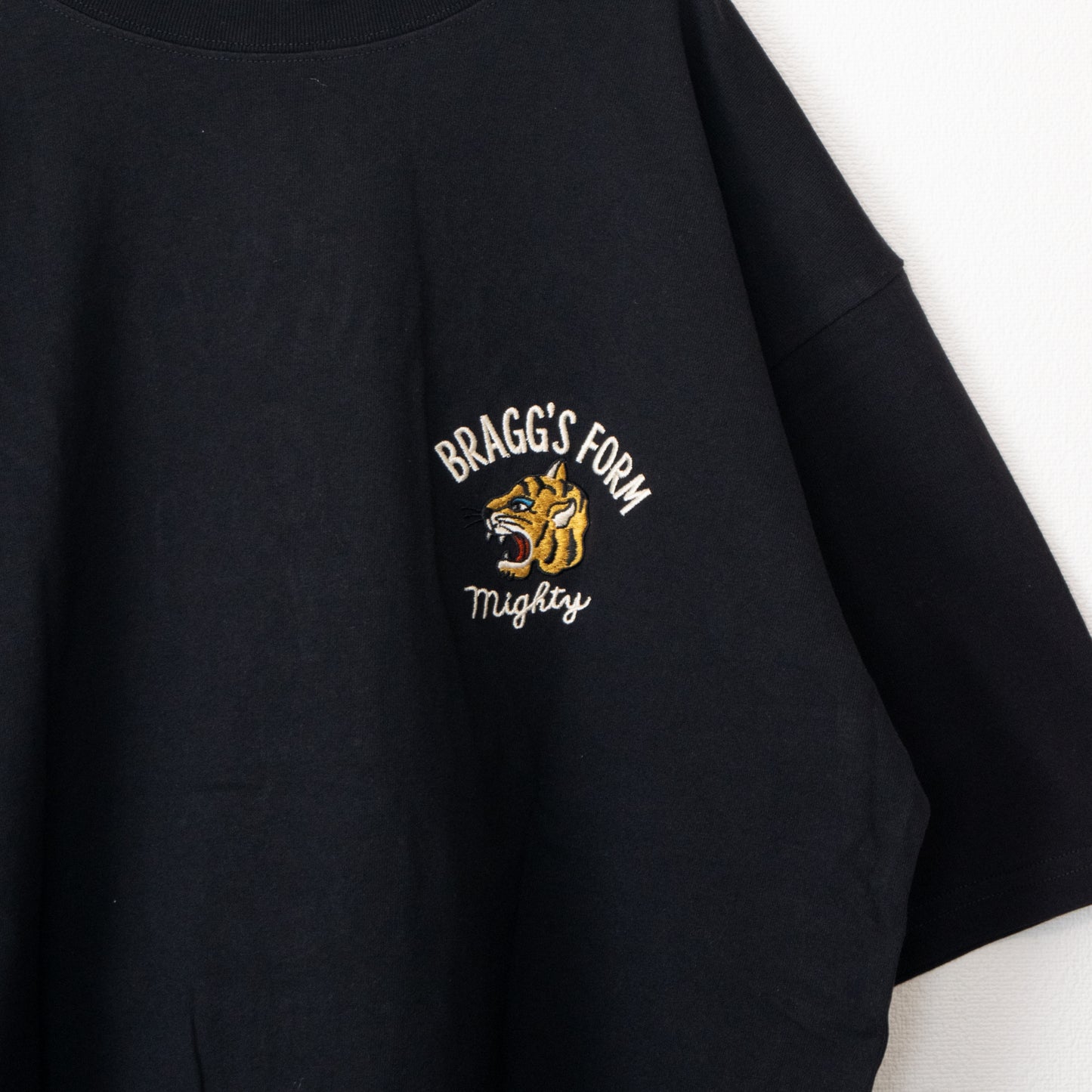 POWER TO THE PEOPLE TIGER Embroidered T-shirt BLACK