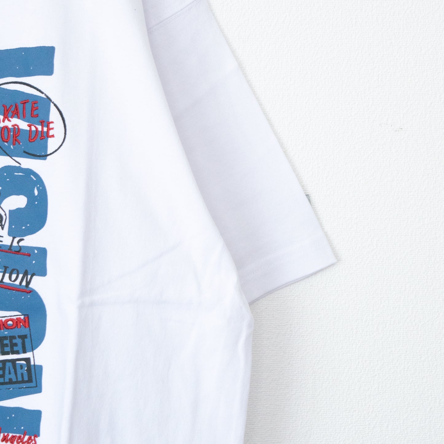 VISION STREET WEAR Betty Boop Graffiti T-shirt WHITE/RED