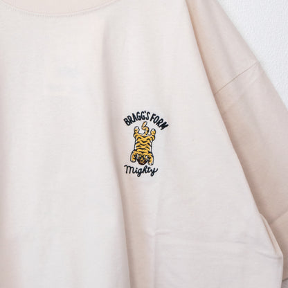 POWER TO THE PEOPLE One-Point Tiger Embroidered T-Shirt in White