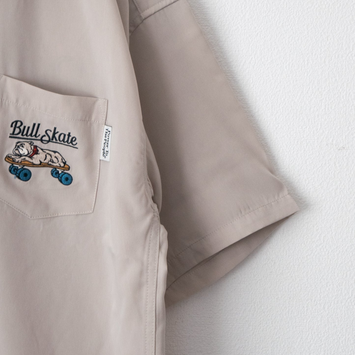 POWER TO THE PEOPLE スケートブルドッグ開襟 半袖シャツ IVORY