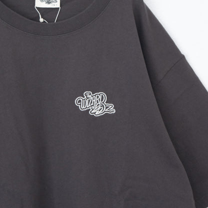 オズの魔法使 バック プリント Tシャツ CHARCOAL