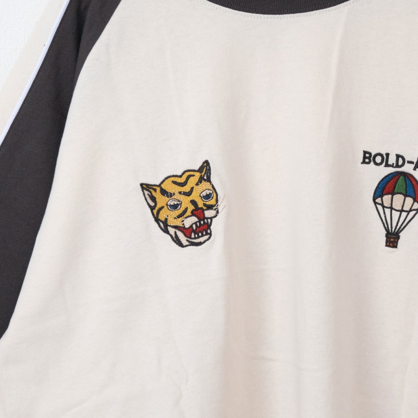 POWER TO THE PEOPLE 虎＆龍刺繍 スカジャンTシャツ IVORY