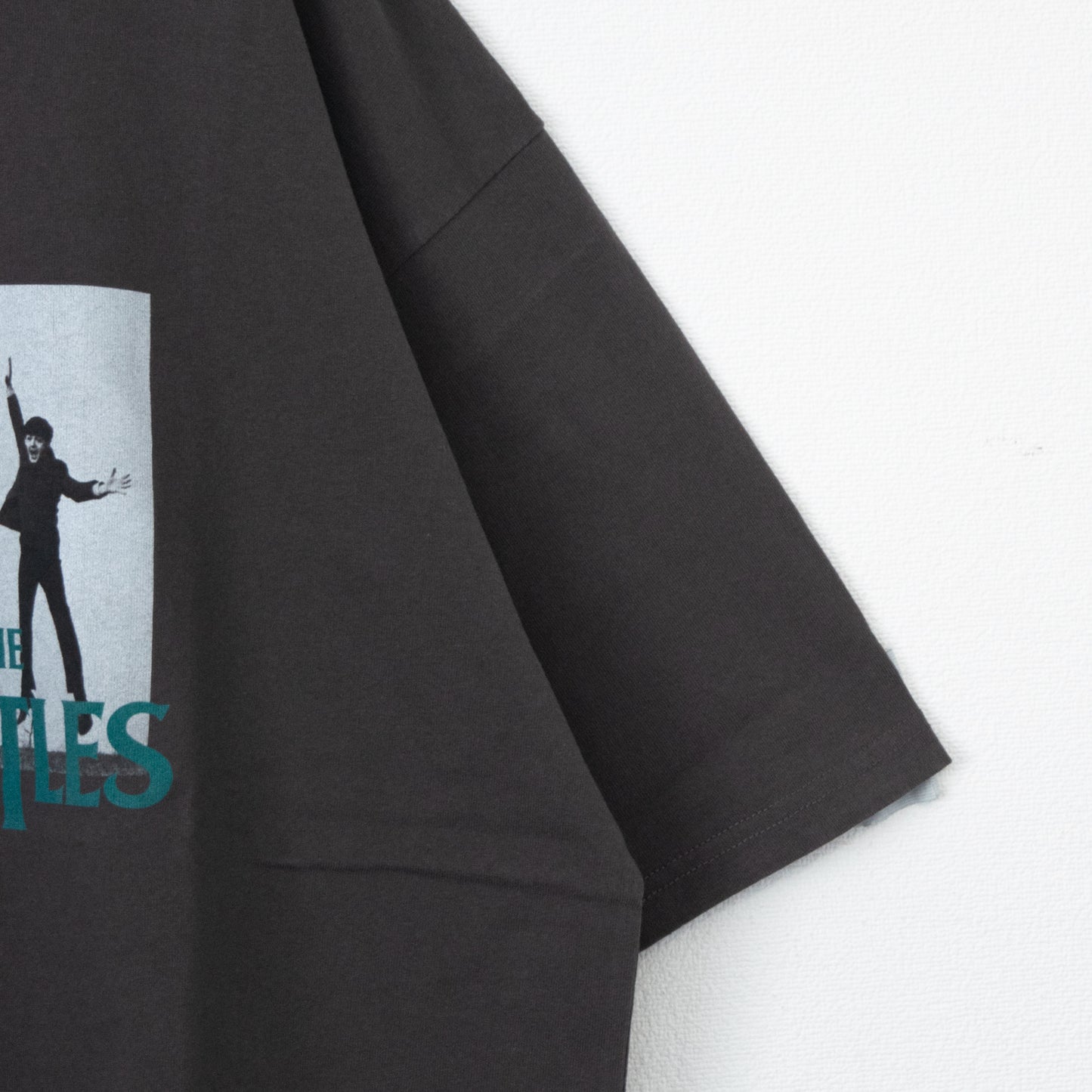 THE BEATLES Tour プリント Tシャツ CHARCOAL