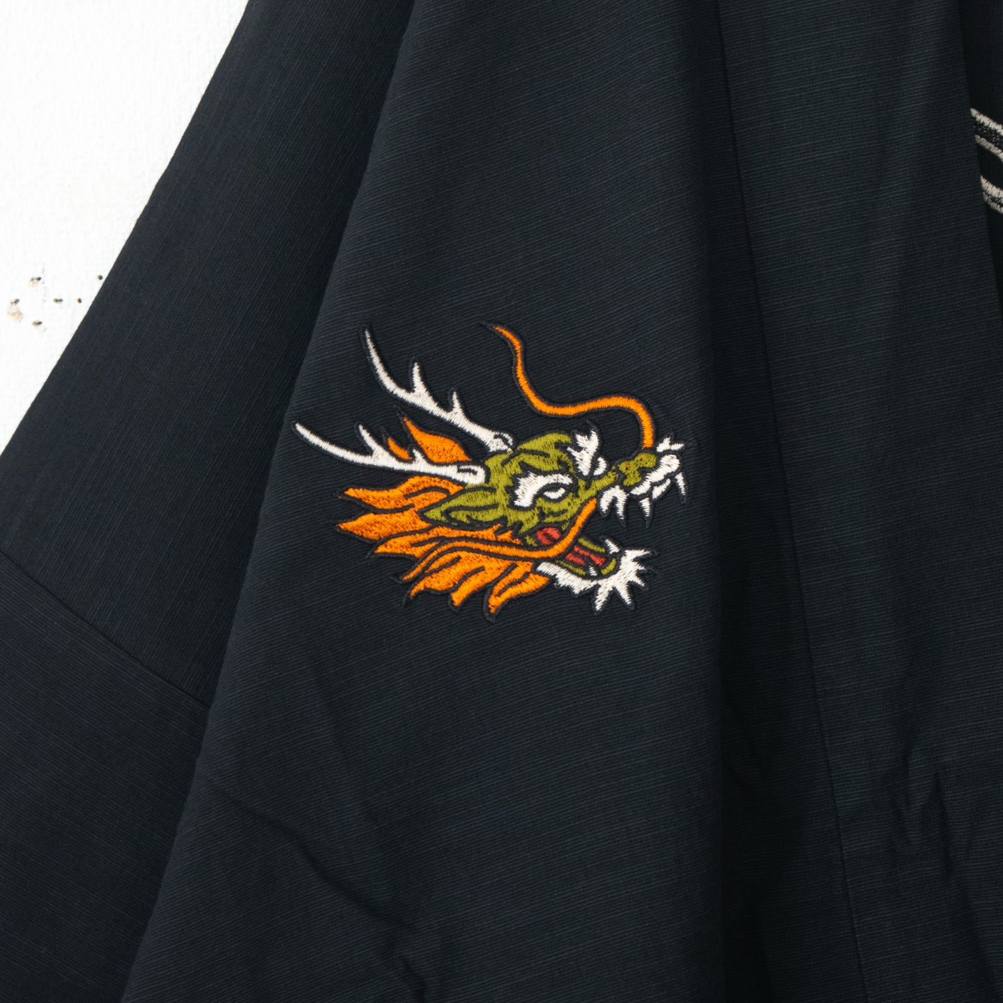 POWER TO THE PEOPLE JAPAN Series 刺繍法被 Dragon BLACK