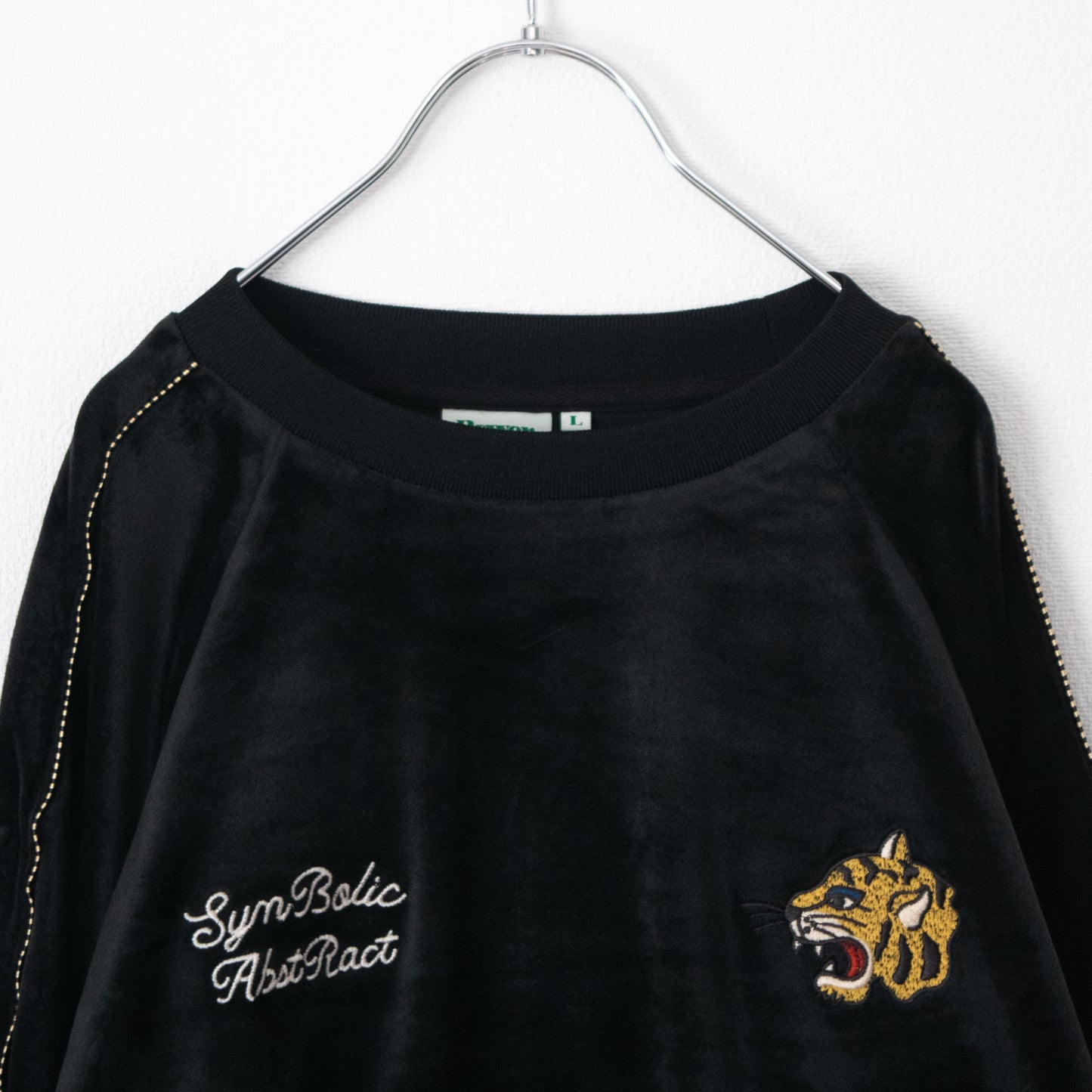 POWER TO THE PEOPLE Velour Raglan Sweatshirt BLACK