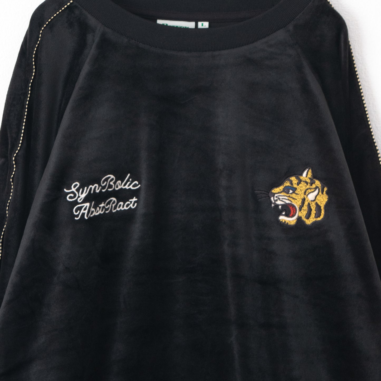 POWER TO THE PEOPLE Velour Raglan Sweatshirt BLACK