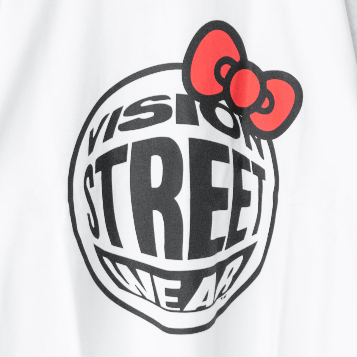 VISION STREET WEAR X Hello Kitty Circle Logo T-shirt