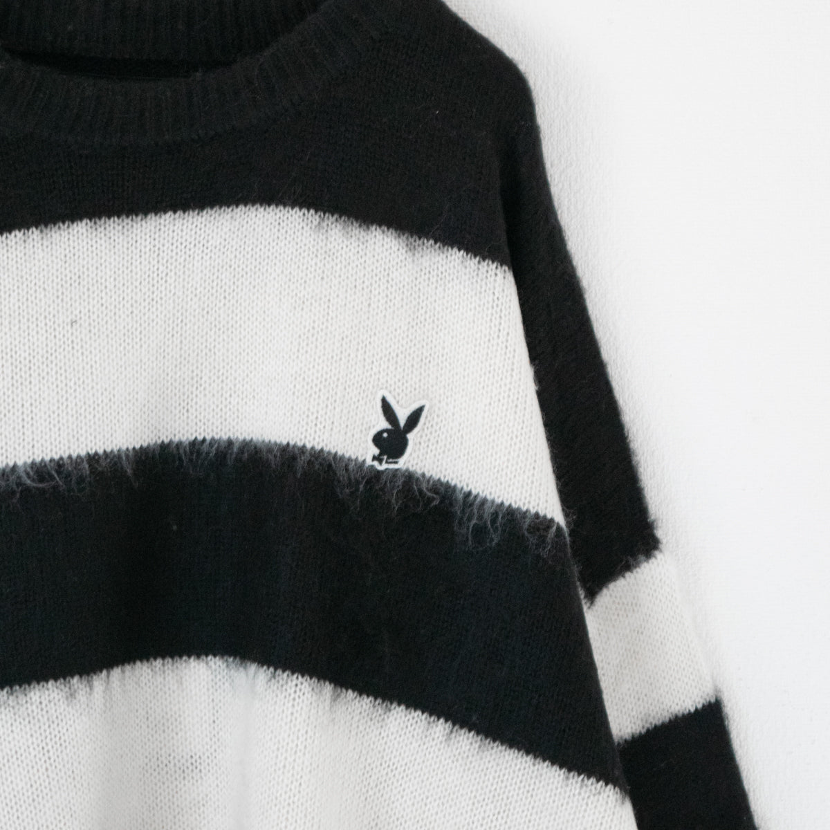 Play Boy Loves SEQUENZ Mohair-like Wide Border Knit BLACK WHITE