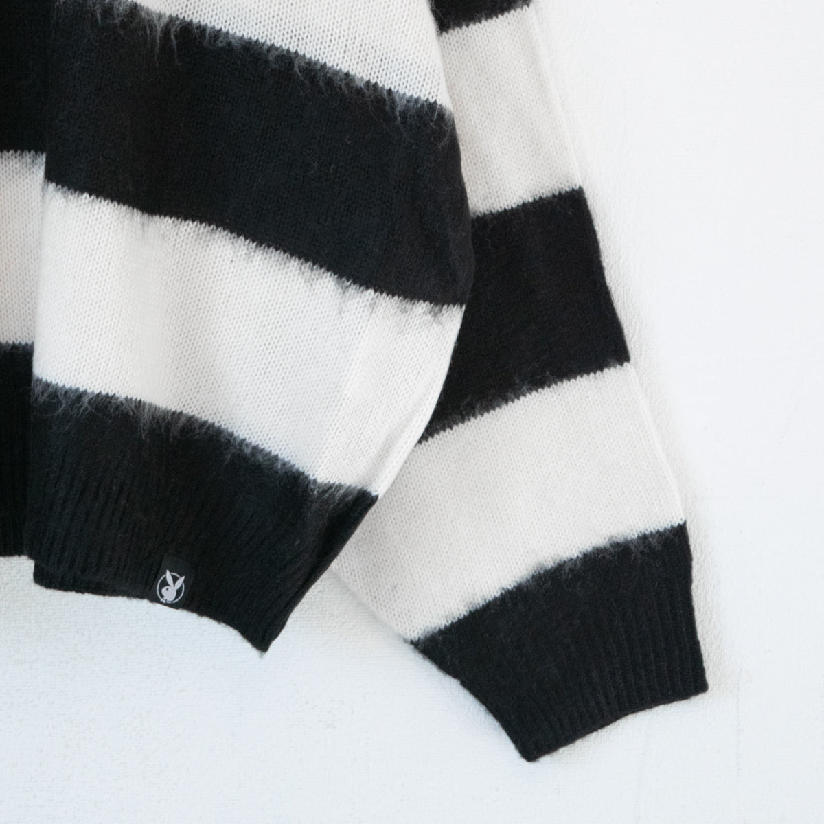 Play Boy Loves SEQUENZ Mohair-like Wide Border Knit BLACK WHITE