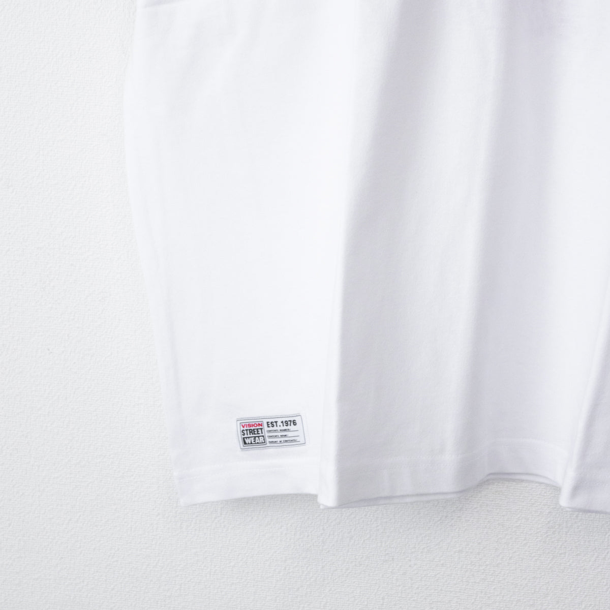VISION STREET WEAR Heart Sagara Short Sleeve T-Shirt WHITE