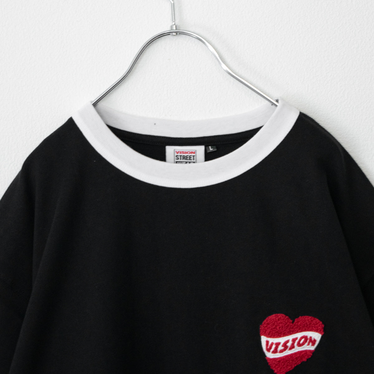 VISION STREET WEAR Heart Sagara Short Sleeve T-Shirt BLACK
