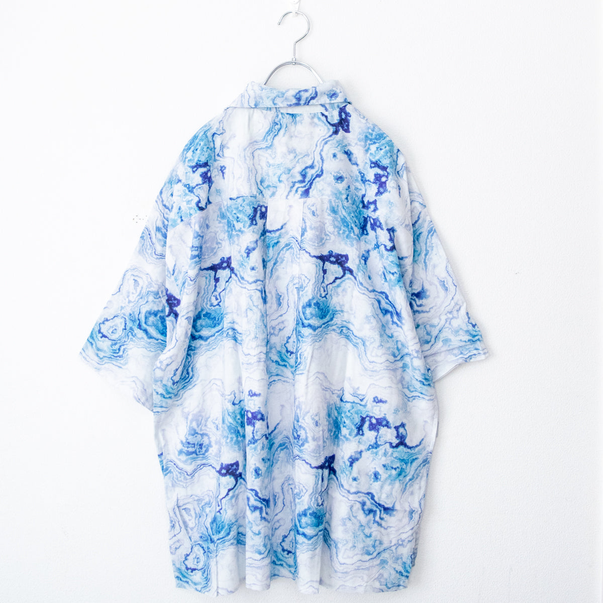 Marble all-over print rayon short-sleeved shirt BLUE