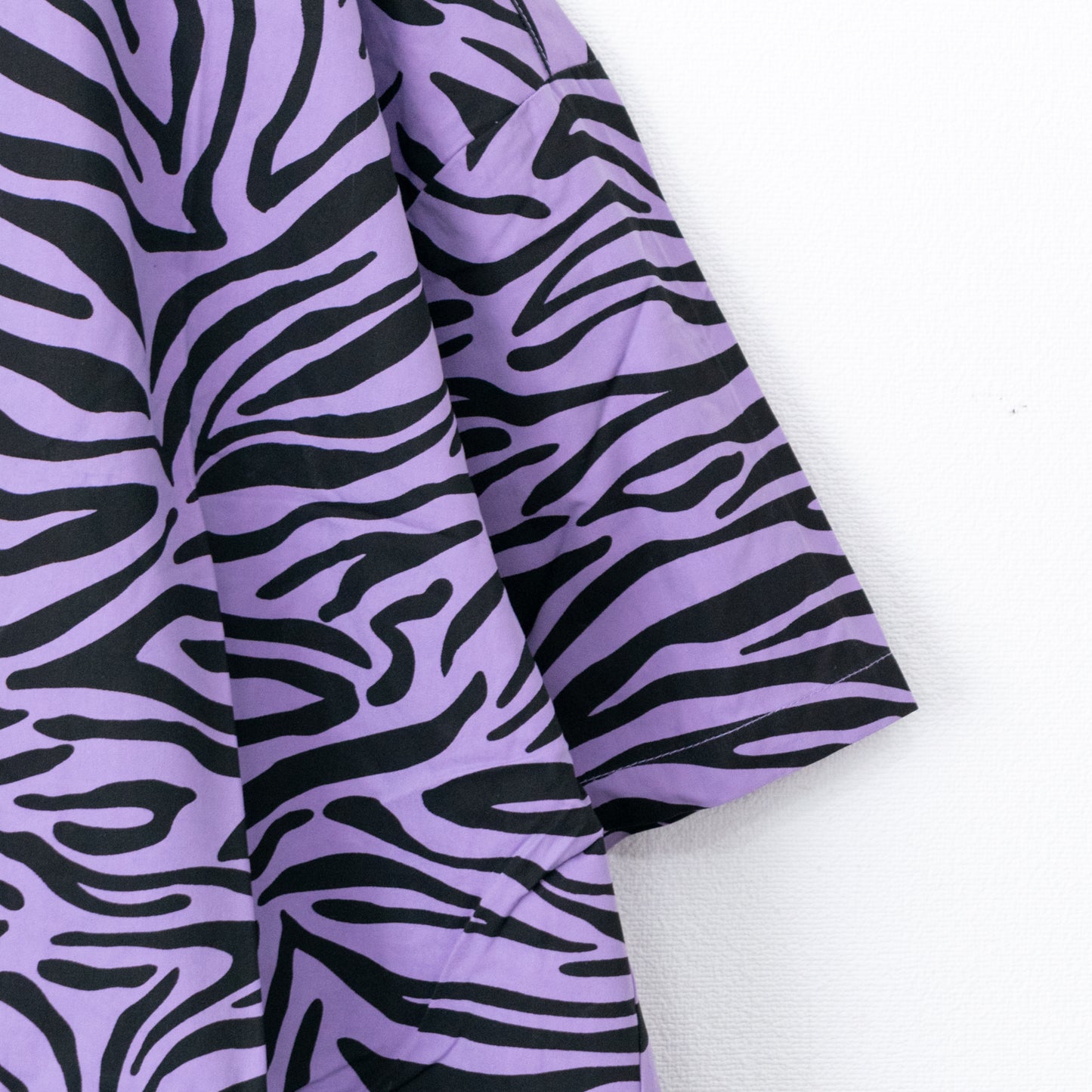 Revo. Zebra Pattern Cleric Short Sleeve Shirt PURPLE